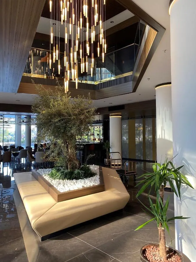 Grand Plaza Hotel & Congress Center ليوبليانا