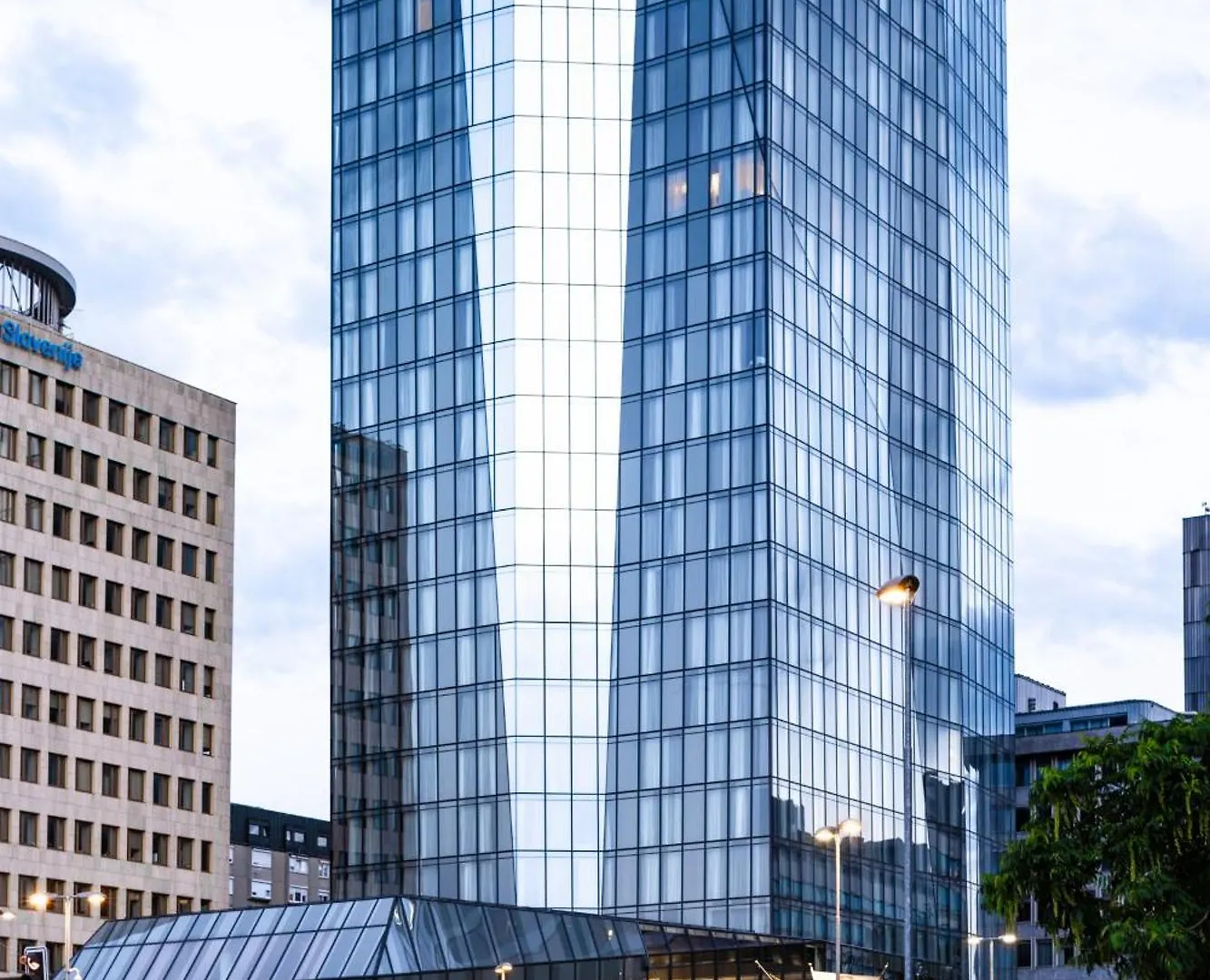Grand Plaza Hotel & Congress Center ليوبليانا