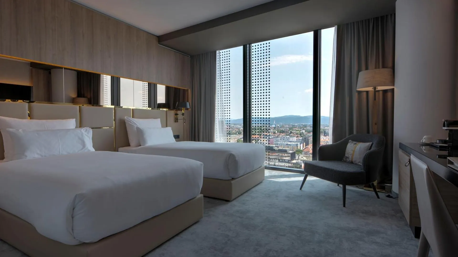 Grand Plaza Hotel & Congress Center ليوبليانا 5*,  سلوفينيا