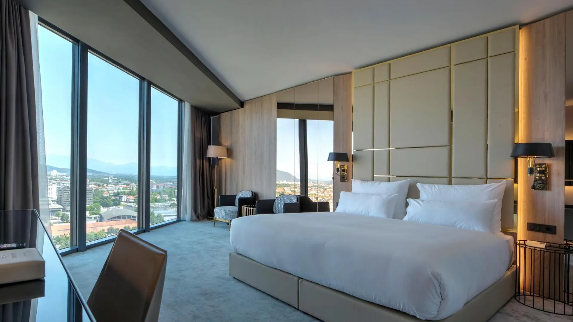 Grand Plaza Hotel & Congress Center Laibach 5*,